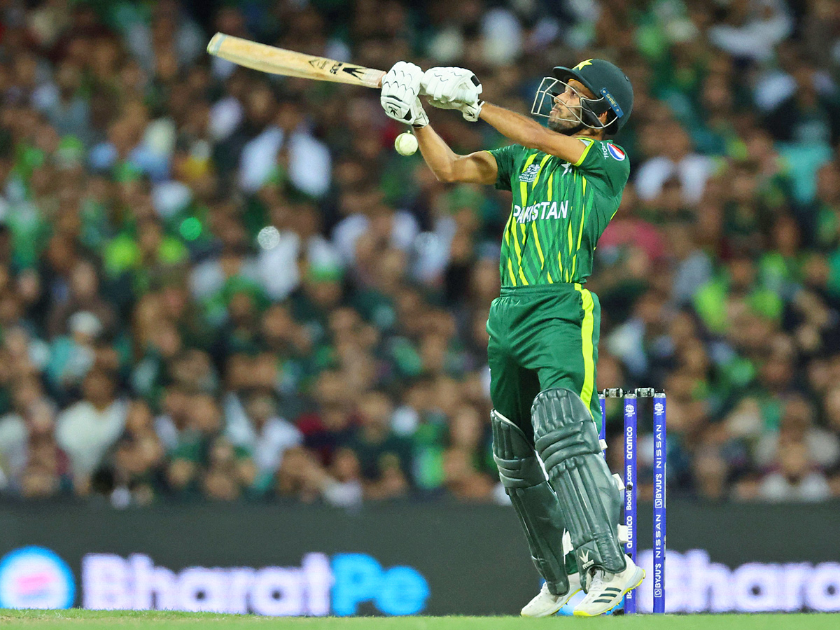Pakistan beats New Zealand to reach T20 World Cup final Photo Gallery - Sakshi13