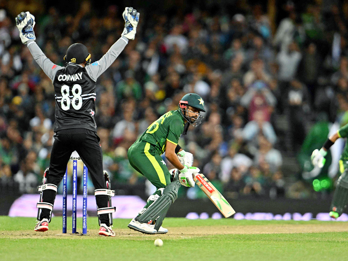 Pakistan beats New Zealand to reach T20 World Cup final Photo Gallery - Sakshi7