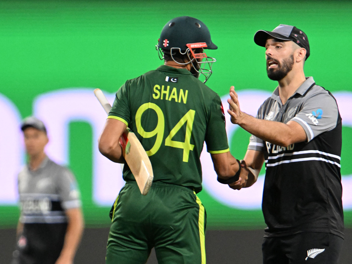 Pakistan beats New Zealand to reach T20 World Cup final Photo Gallery - Sakshi8