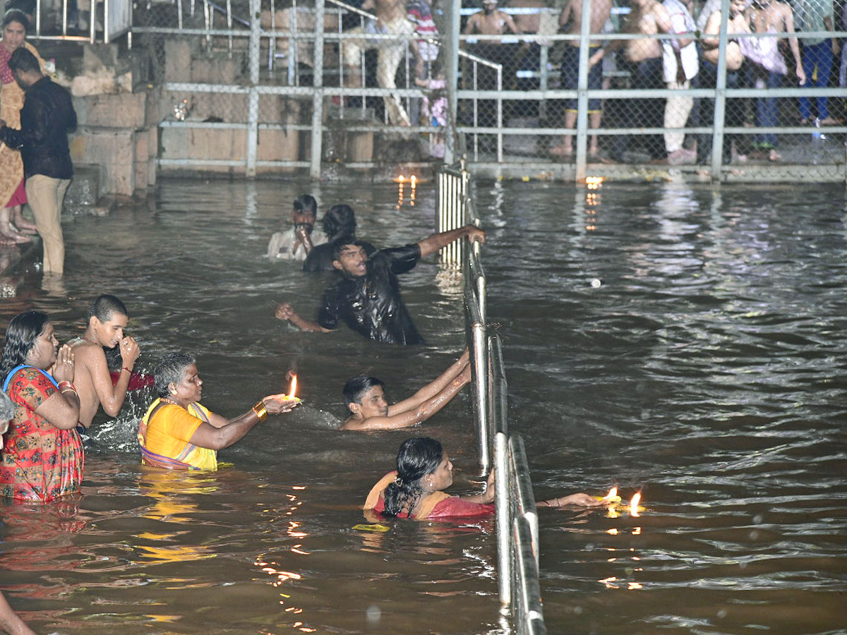 Holy Bath At Thirumala Kapila Theertham After Lunar Eclipse 2022 - Sakshi16