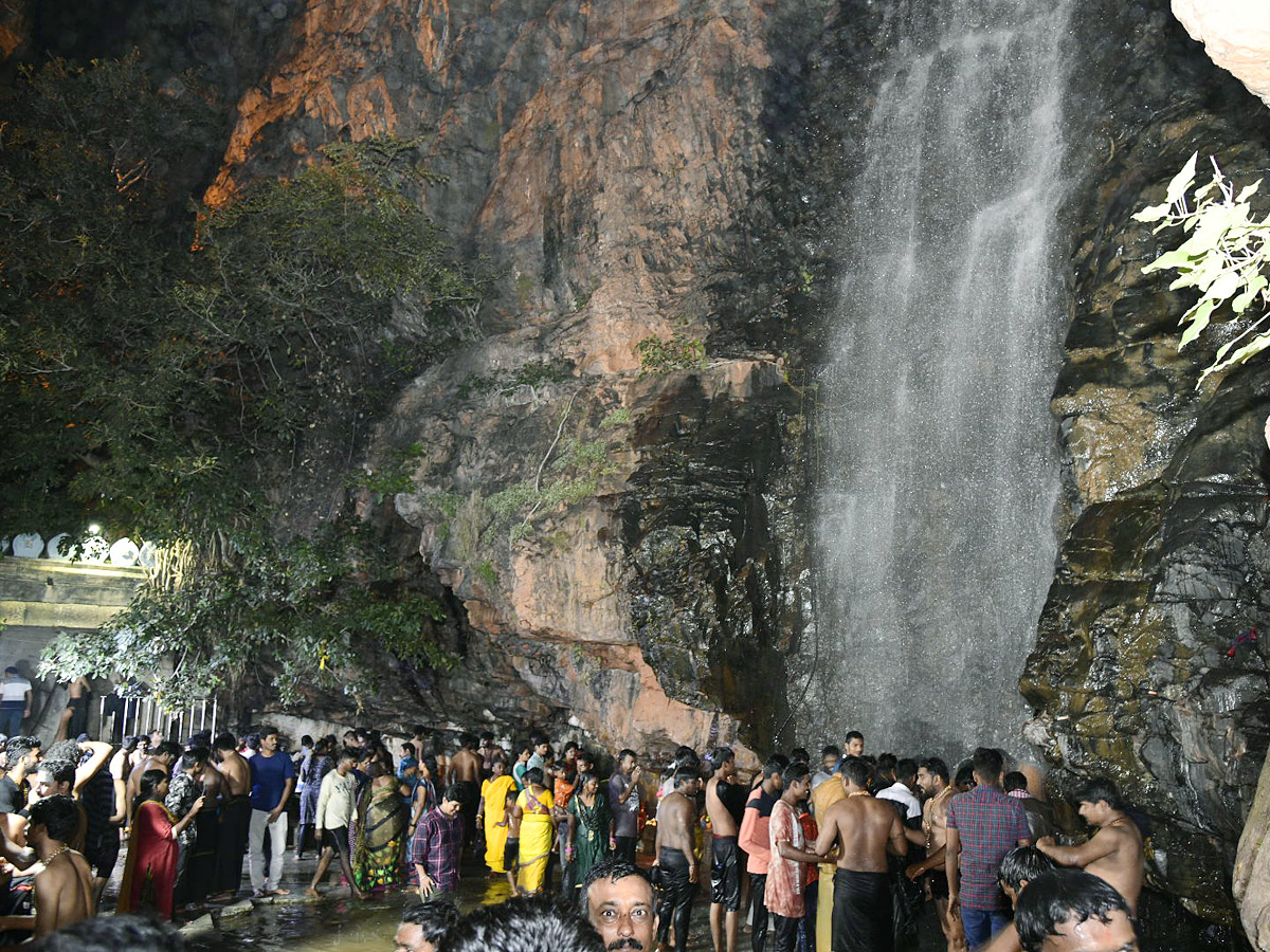 Holy Bath At Thirumala Kapila Theertham After Lunar Eclipse 2022 - Sakshi3