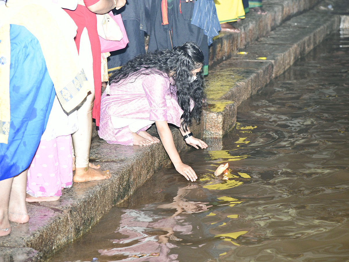 Holy Bath At Thirumala Kapila Theertham After Lunar Eclipse 2022 - Sakshi5