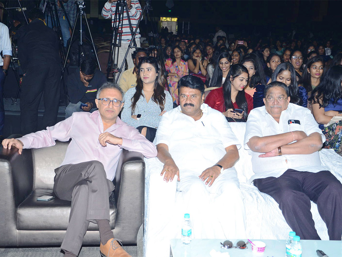 Cheppalani Vundi Movie Pre Release Event Pics - Sakshi18