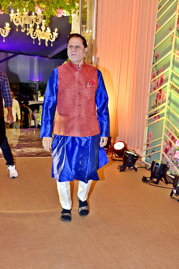 Director Gunasekhar Daughter Neelima Wedding Reception Photos - Sakshi14