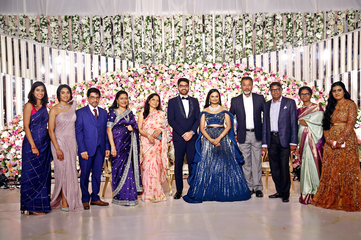 Director Gunasekhar Daughter Neelima Wedding Reception Photos - Sakshi11