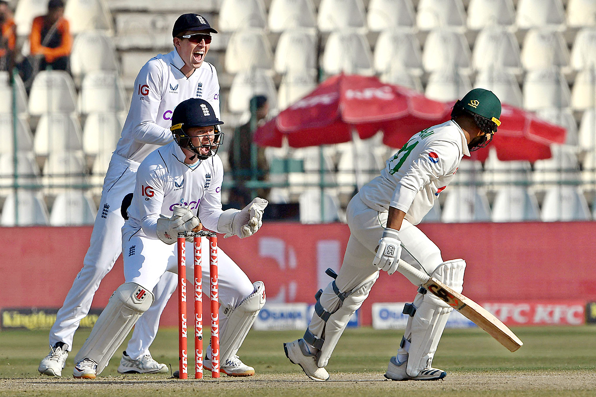 England Beat Pakistan England Won By 26 Runs - Sakshi11