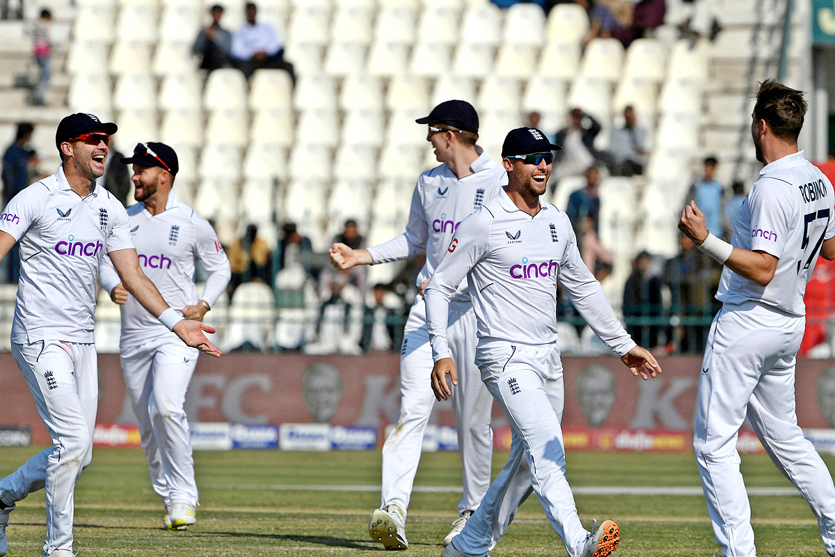 England Beat Pakistan England Won By 26 Runs - Sakshi14