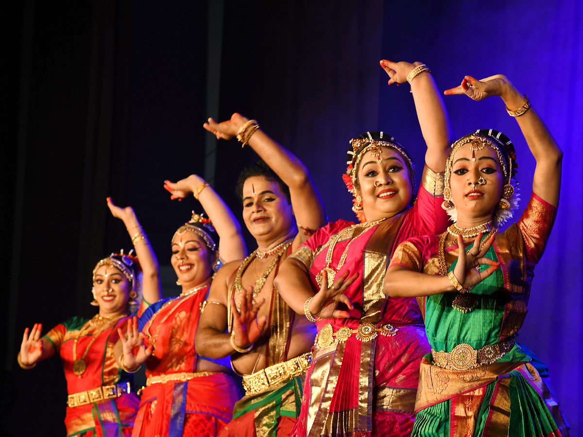 Kuchipudi Dance Performance Draws Attention At Vijayawada - Sakshi1