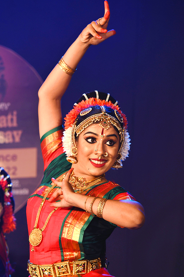 Kuchipudi Dance Performance Draws Attention At Vijayawada - Sakshi15