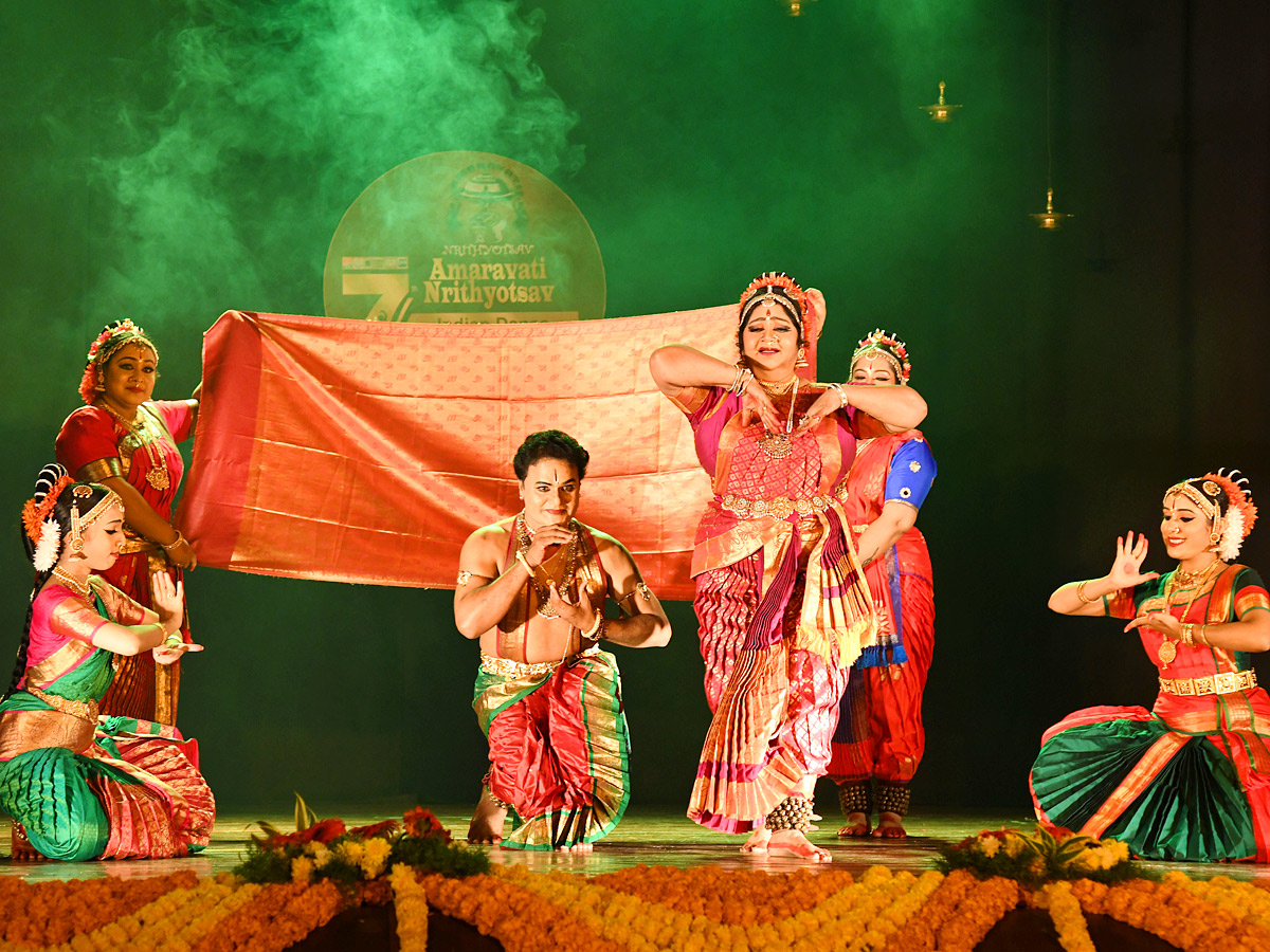 Kuchipudi Dance Performance Draws Attention At Vijayawada - Sakshi9