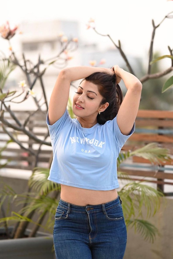 Heroine Pranitha Subhash Latest Photos  - Sakshi5