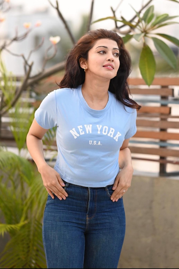 Heroine Pranitha Subhash Latest Photos  - Sakshi7