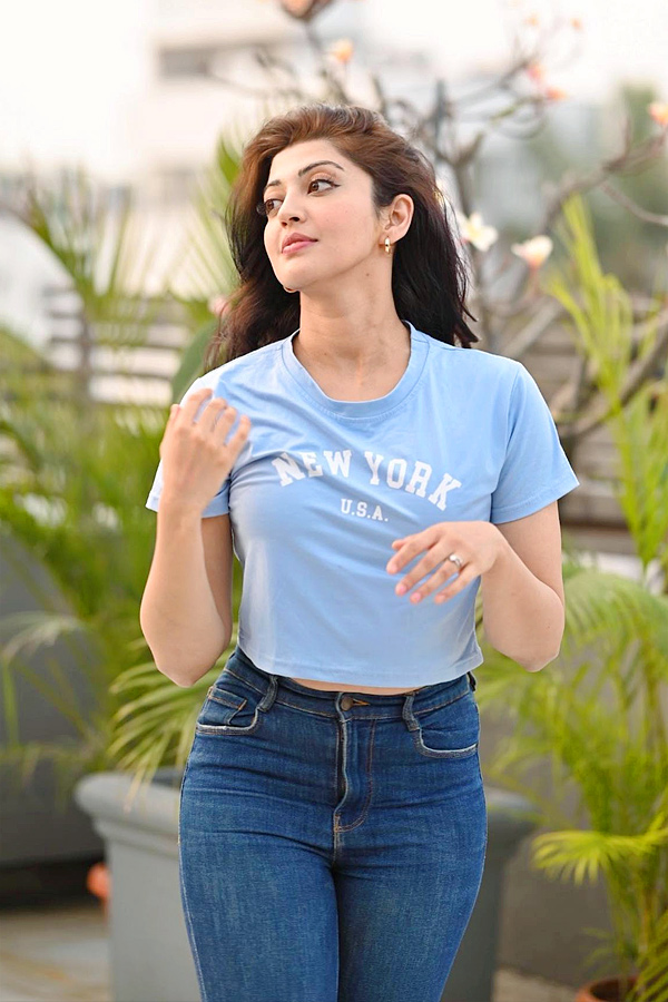 Heroine Pranitha Subhash Latest Photos  - Sakshi9