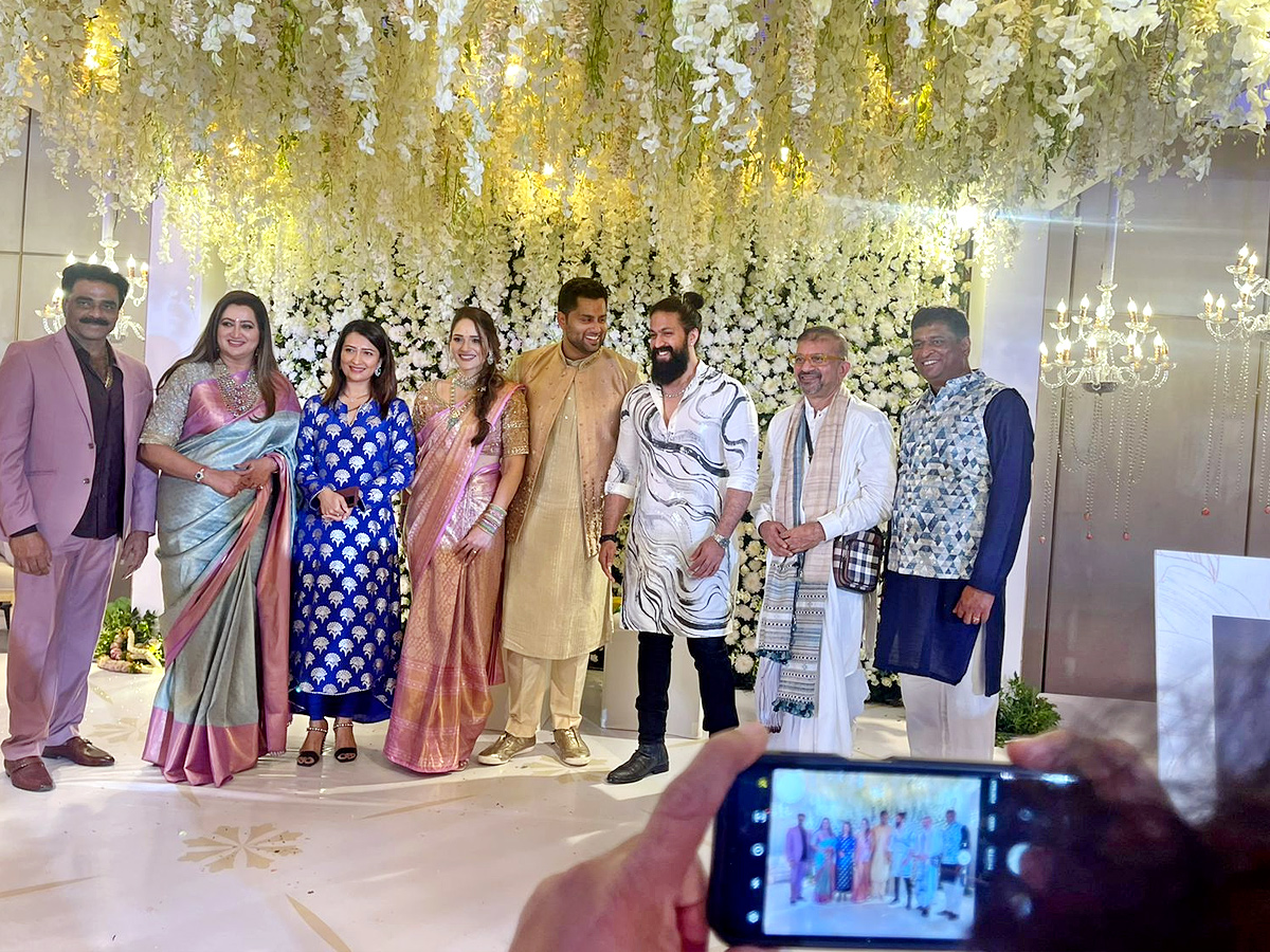 MP Sumalatha Abhishek Ambareesh Engagement  - Sakshi10