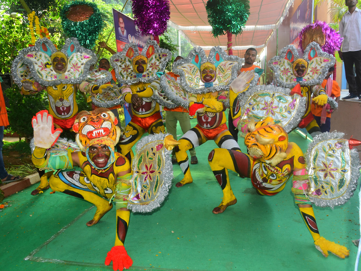Jagananna Swarnotsava Samskrutika Sambaralu Photos - Sakshi5