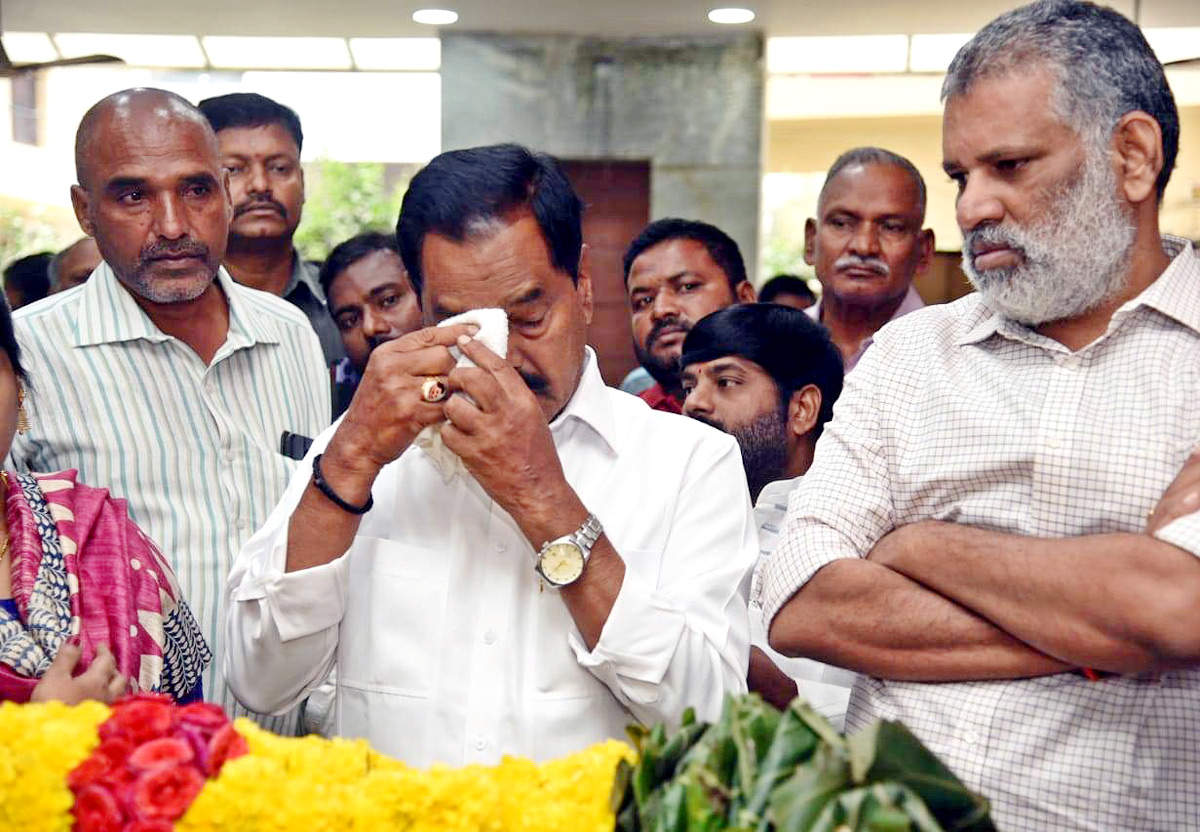 Chandragiri Mla Chevireddy Bhaskar Reddy Lost His Father - Sakshi19