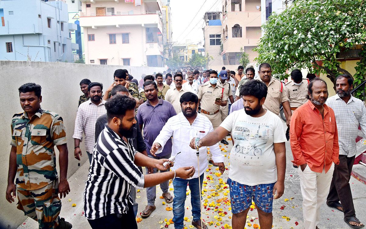 Chandragiri Mla Chevireddy Bhaskar Reddy Lost His Father - Sakshi13