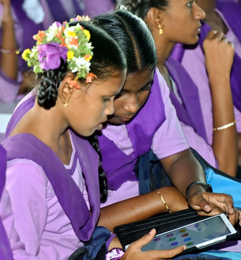 AP Students Thanks To CM Jagan Over Tabs Distribution Photos - Sakshi37