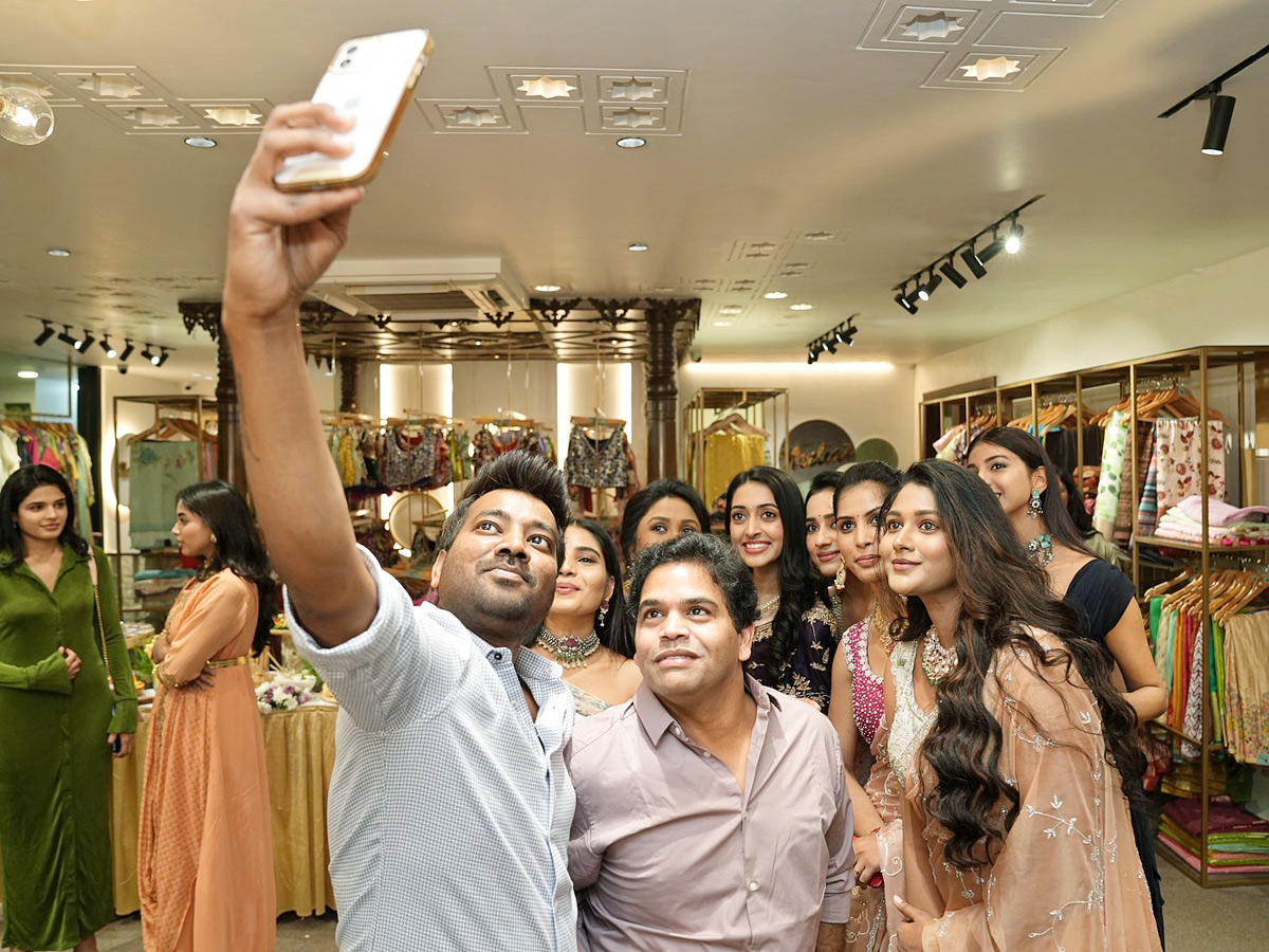 Hyderabad: Anchor Anasuya Launched Neelias Jewellery Store Photos - Sakshi14