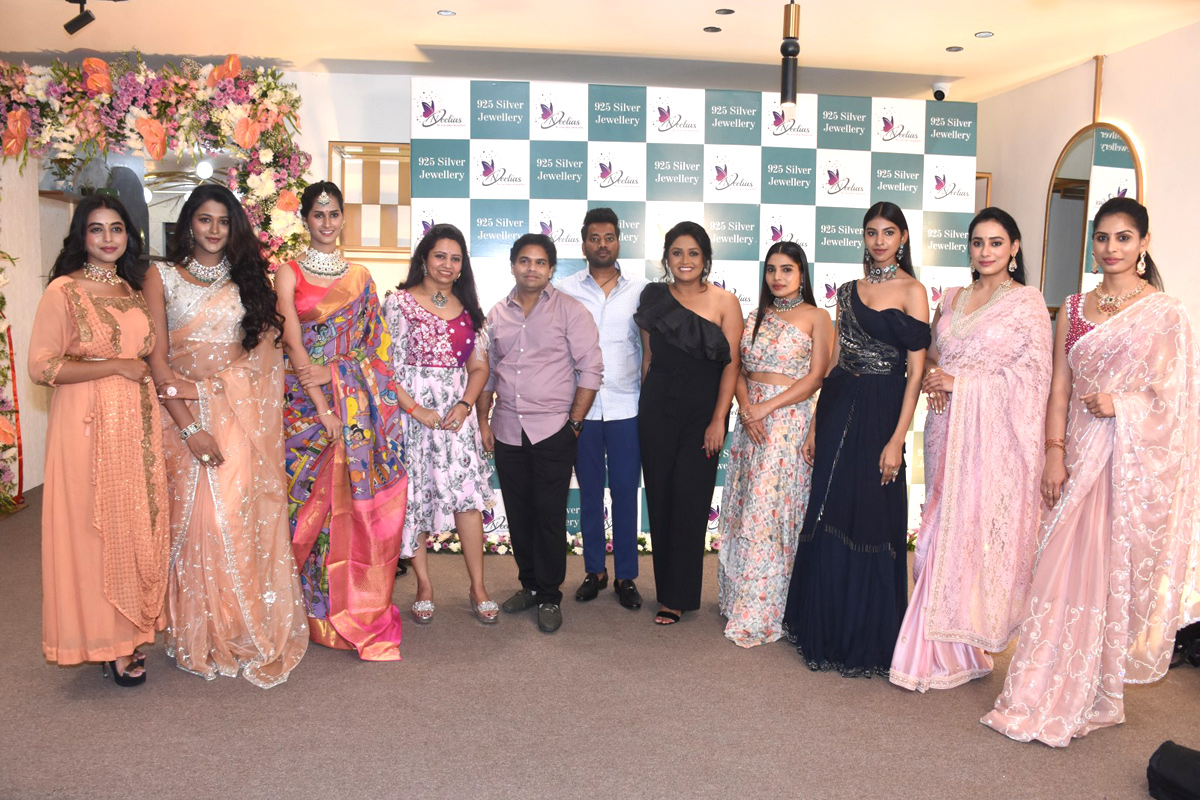 Hyderabad: Anchor Anasuya Launched Neelias Jewellery Store Photos - Sakshi4