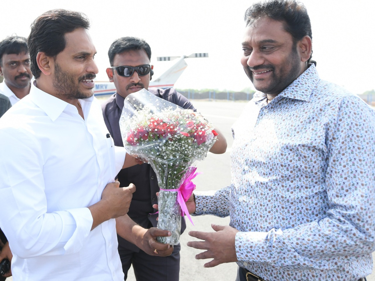 CM YS Jagan 2nd Day Tour In Kadapa District - Sakshi6