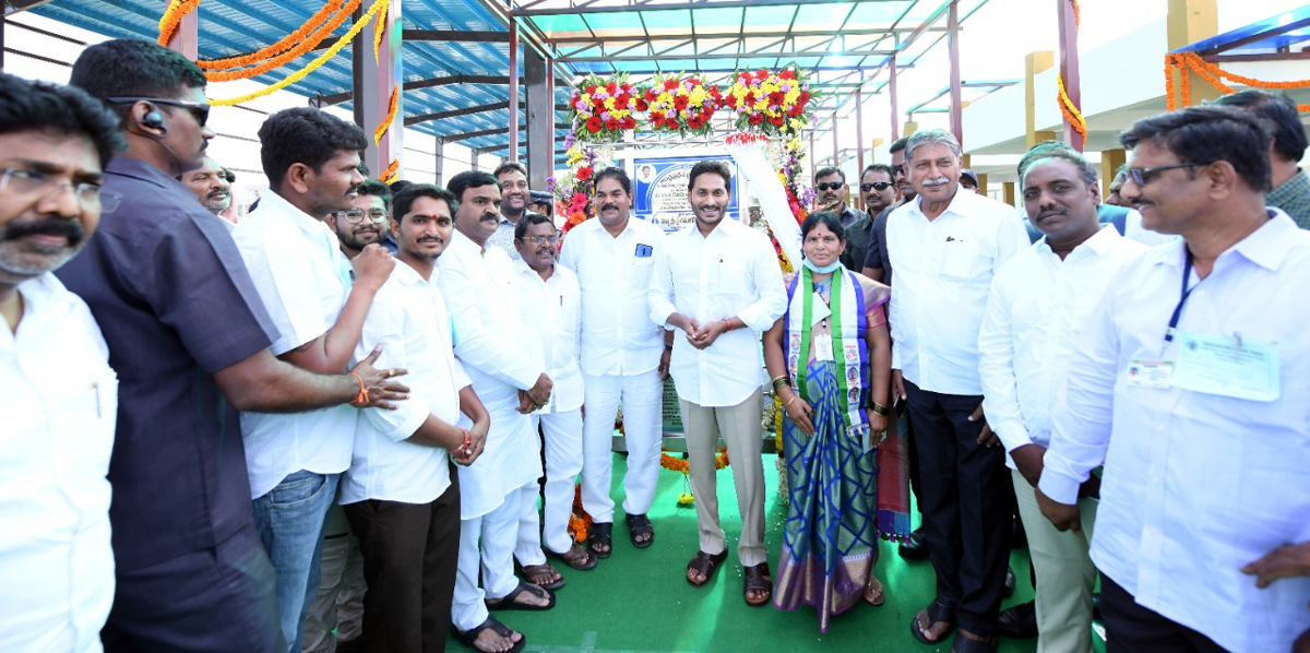 CM YS Jagan 2nd Day Tour In Kadapa District - Sakshi8