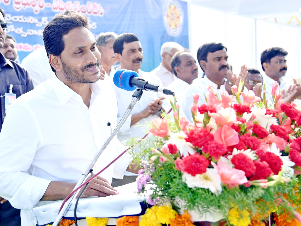 CM YS Jagan 2nd Day Tour In Kadapa District - Sakshi18