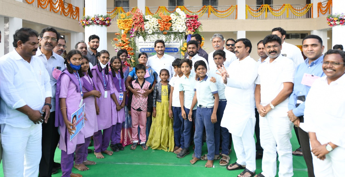 CM YS Jagan 2nd Day Tour In Kadapa District - Sakshi25