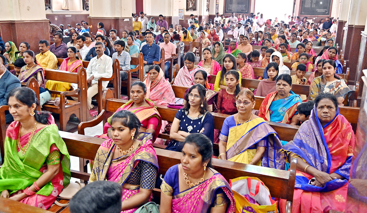 Christmas Celebration In St Joseph Cathedral Photos - Sakshi7