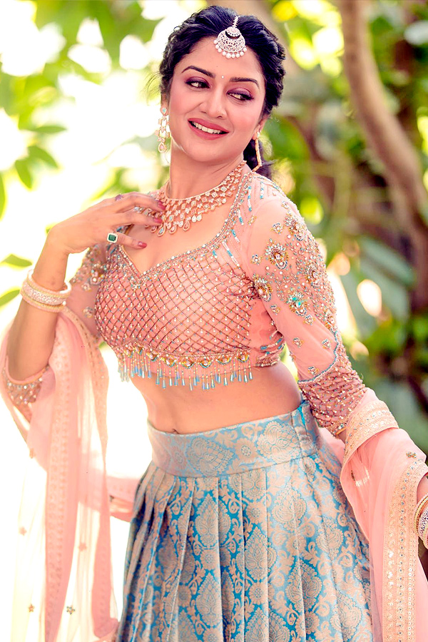 Heroine Vimala Raman Latest Photos - Sakshi4