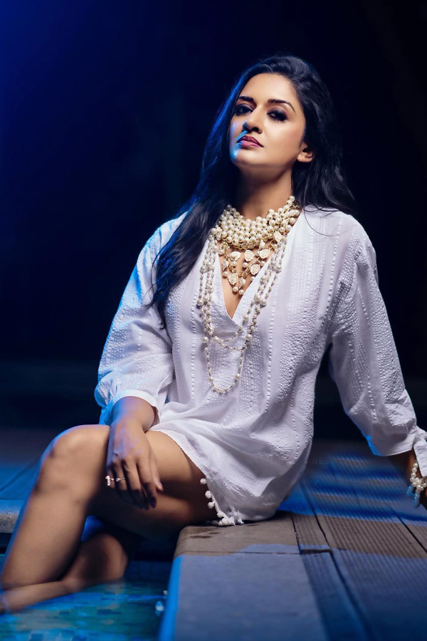 Heroine Vimala Raman Latest Photos - Sakshi8
