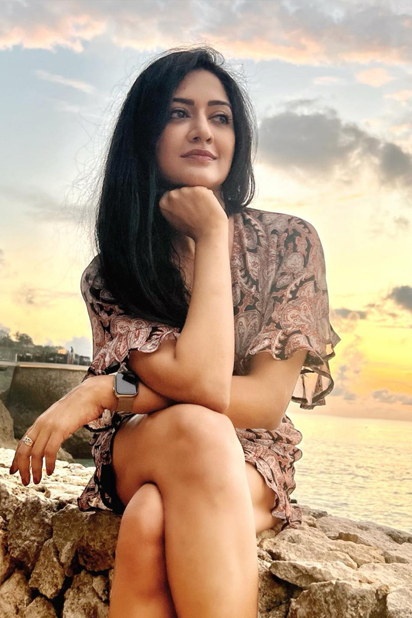 Heroine Vimala Raman Latest Photos - Sakshi19
