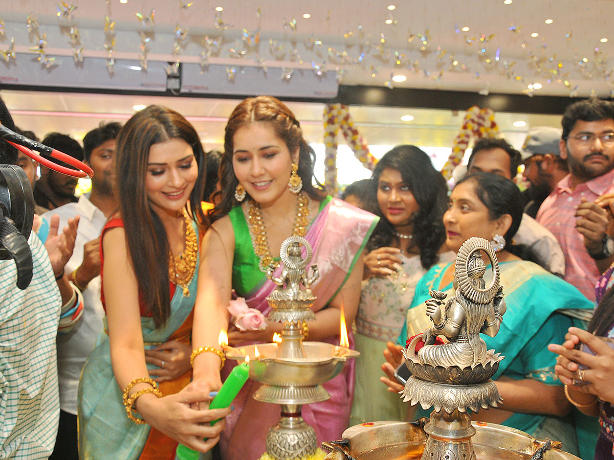 Actress Rashi Khanna Payal Rajput in Vizianagaram - Sakshi10