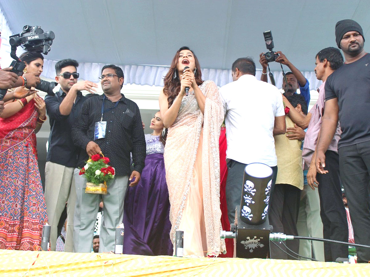 Krithi Shetty Visuals At Tejaswini Grand Opening Nellore - Sakshi16