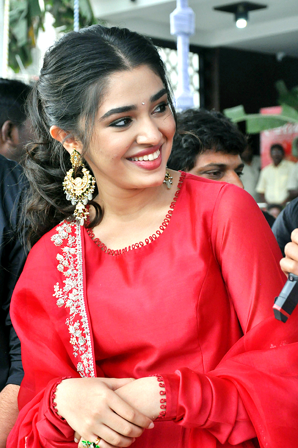 Krithi Shetty Visuals At Tejaswini Grand Opening Nellore - Sakshi20