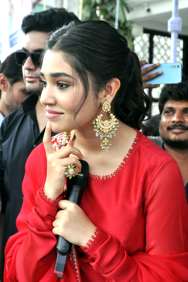 Krithi Shetty Visuals At Tejaswini Grand Opening Nellore - Sakshi23