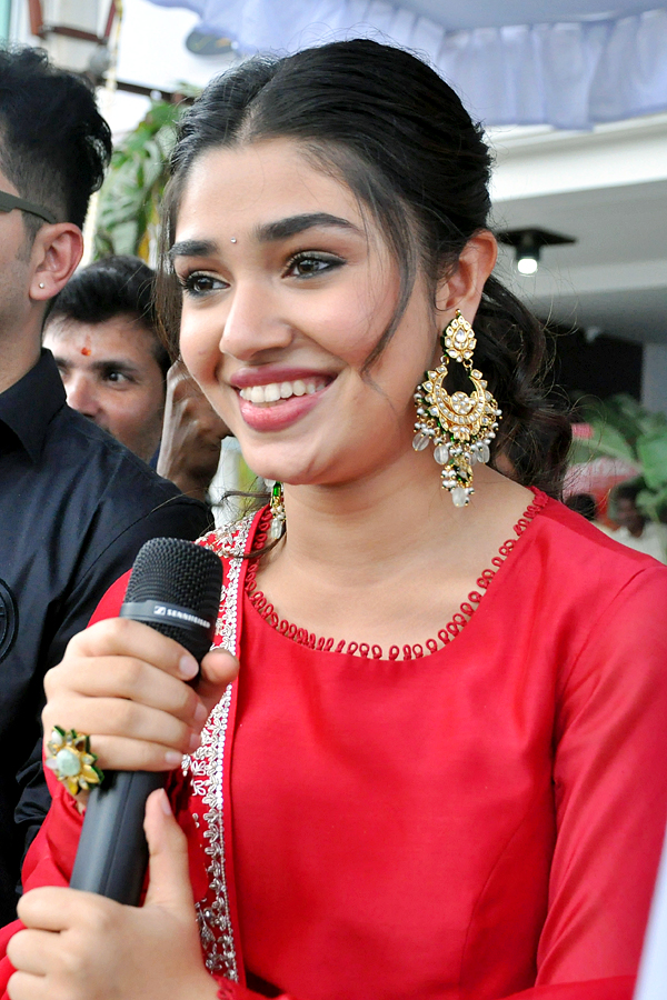 Krithi Shetty Visuals At Tejaswini Grand Opening Nellore - Sakshi24