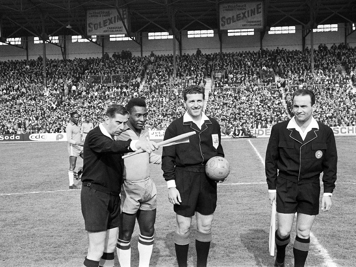 Brazil Football Icon Pele Rare Pictures - Sakshi3