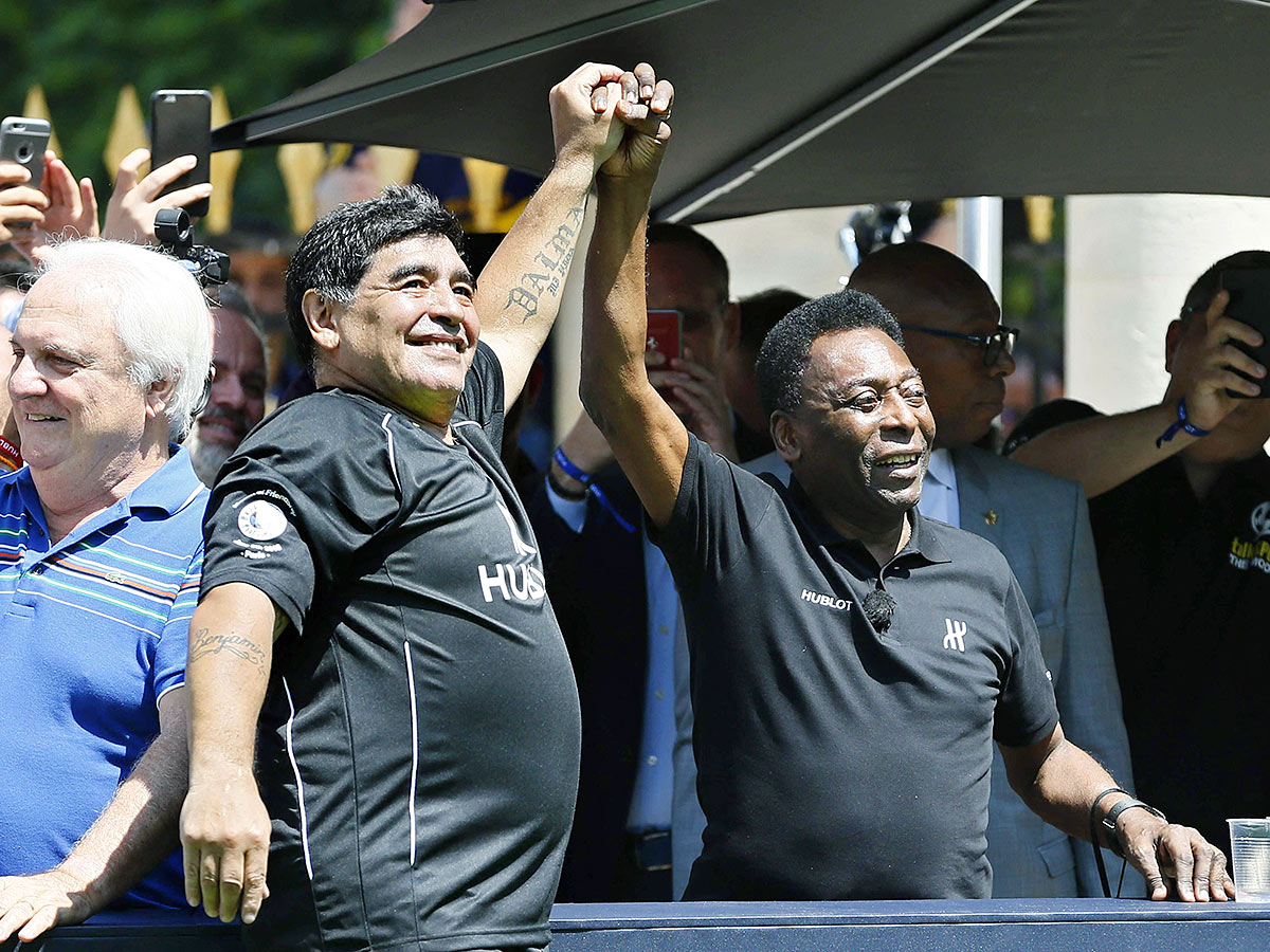 Brazil Football Icon Pele Rare Pictures - Sakshi34