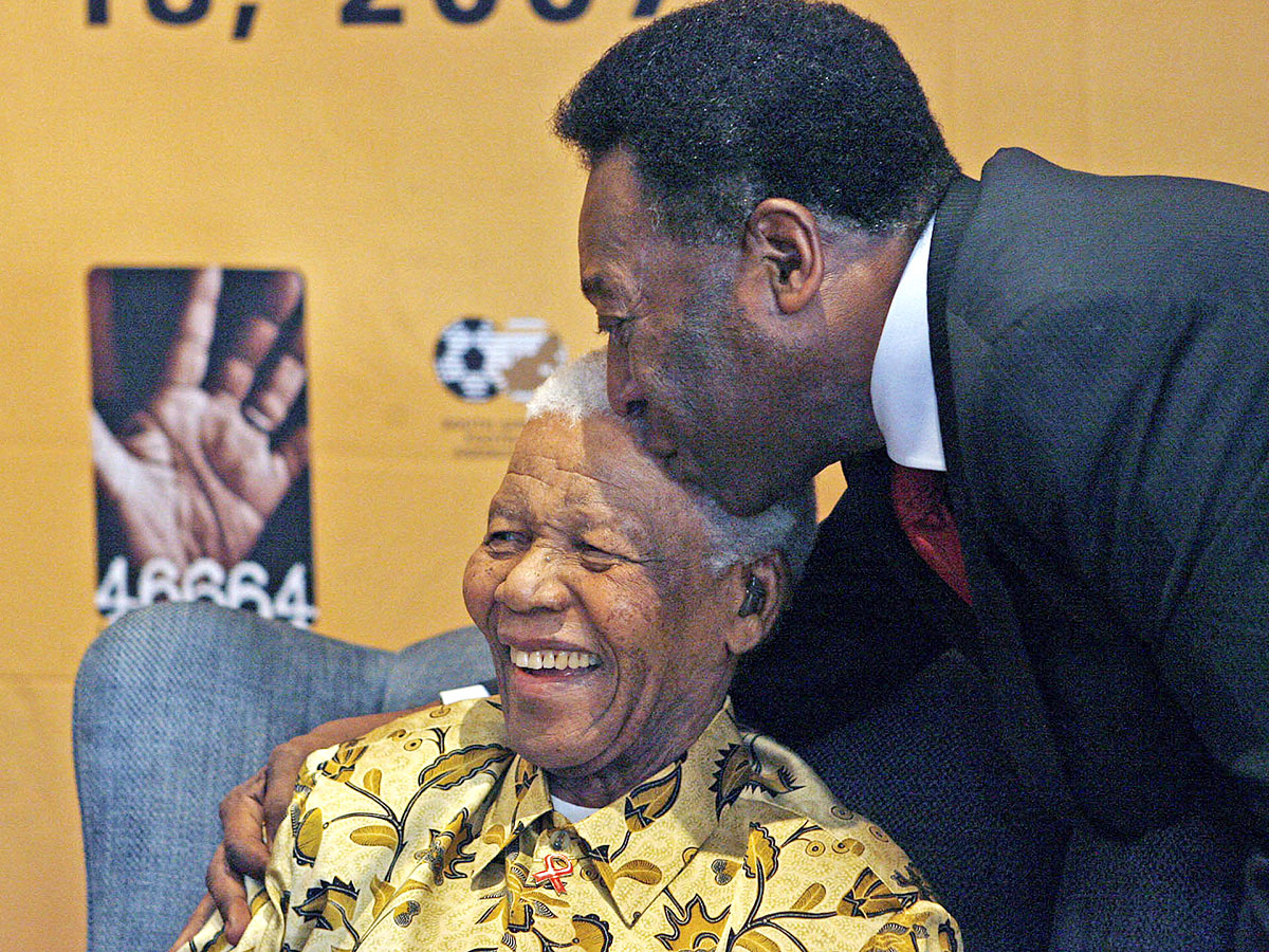 Brazil Football Icon Pele Rare Pictures - Sakshi36