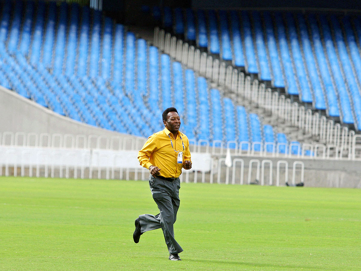 Brazil Football Icon Pele Rare Pictures - Sakshi41