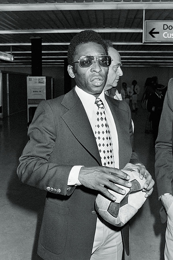 Brazil Football Icon Pele Rare Pictures - Sakshi44