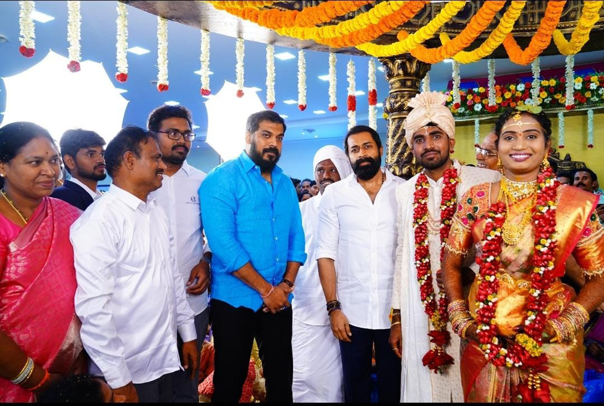 CM YS Jagan Couple Attends Ravishekar Daughter Marriage in Pulivendula - Sakshi10