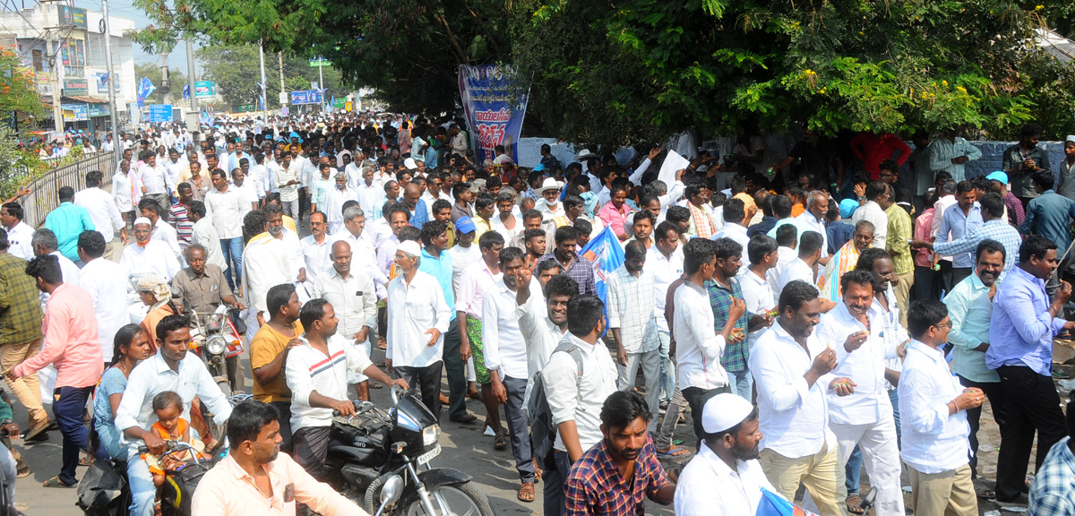 Rayalaseema Garjana Grand Success in support of Kurnool Judicial Capital - Sakshi22