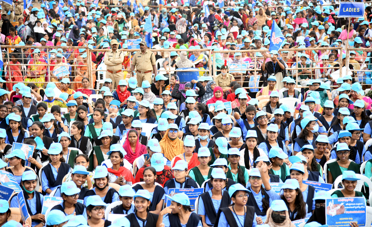 Rayalaseema Garjana Grand Success in support of Kurnool Judicial Capital - Sakshi28