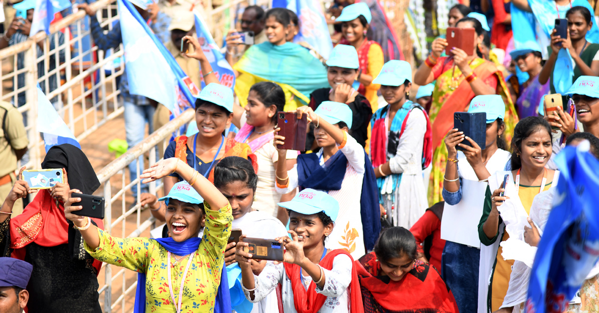 Rayalaseema Garjana Grand Success in support of Kurnool Judicial Capital - Sakshi30