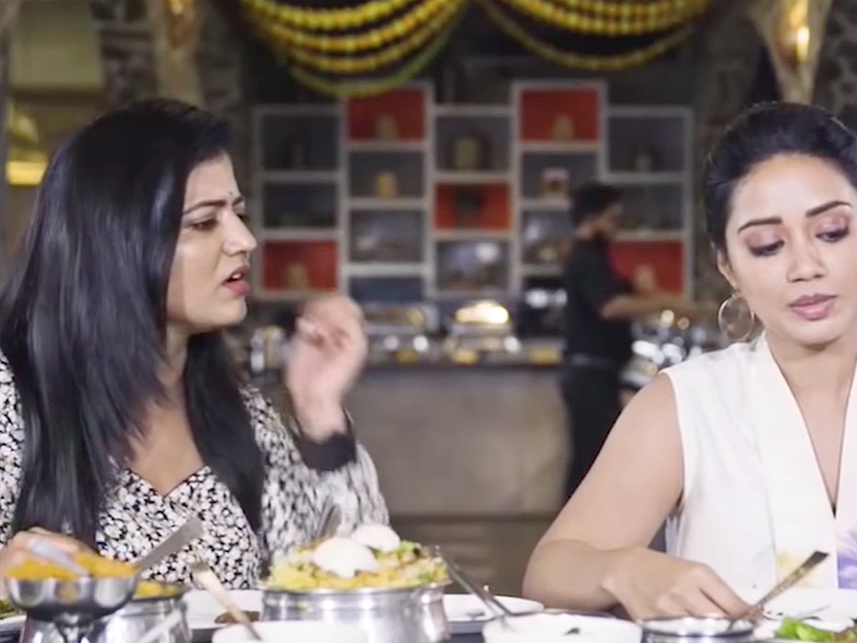 Anchor shiva jyothi Dinner with Nivetha Pethuraj Photo Gallery - Sakshi3