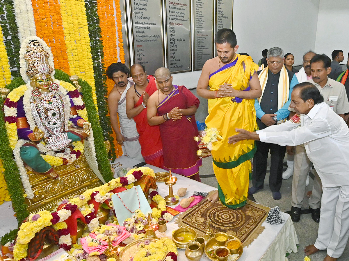 CM KCR officially launches Bharat Rashtra Samithi party Photo Gallery - Sakshi28