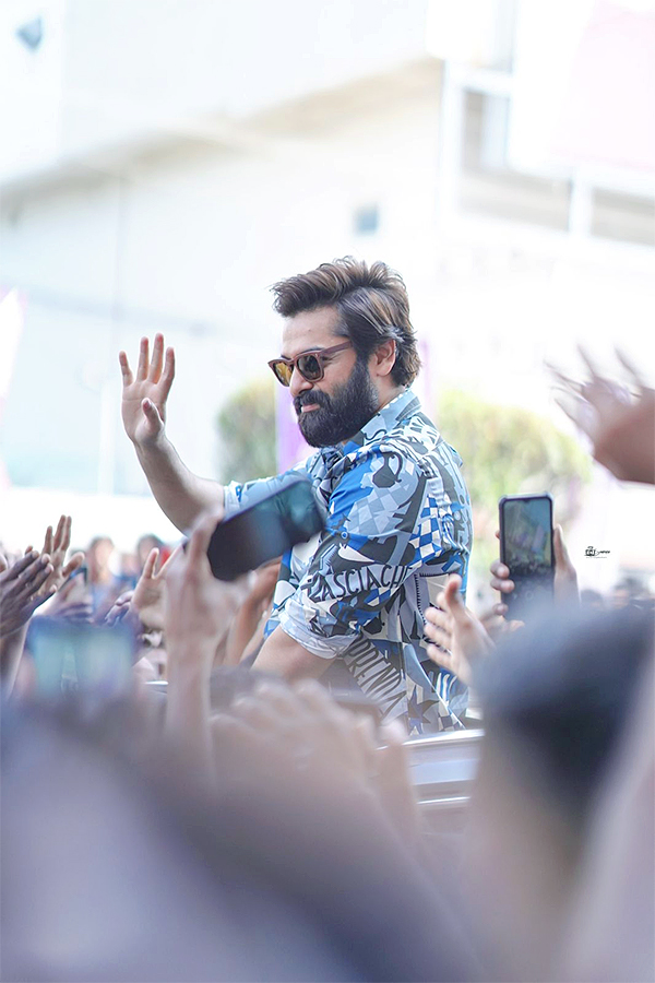 Hero Ram Pothineni Super Stylish Entry At Vijayawada - Sakshi26
