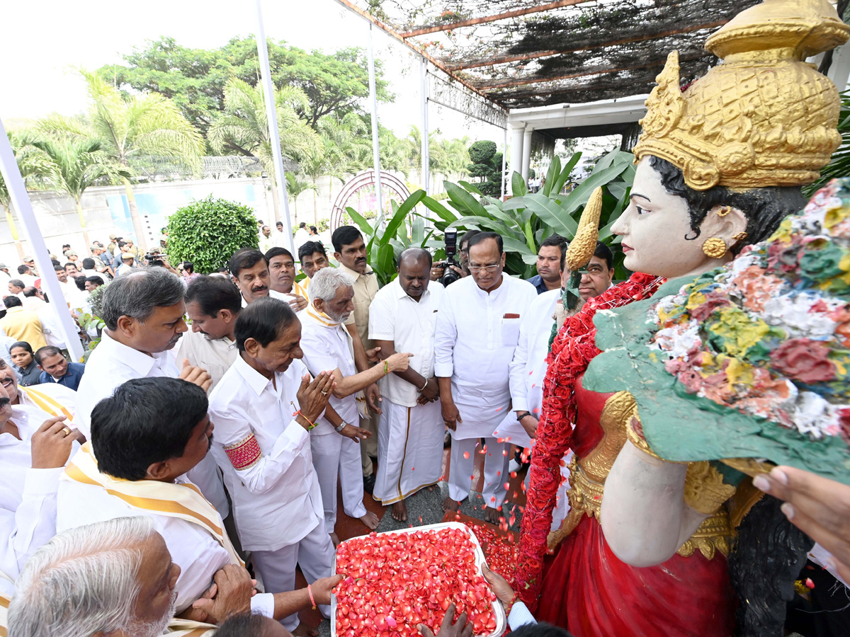 CM KCR officially launches Bharat Rashtra Samithi party Photo Gallery - Sakshi37